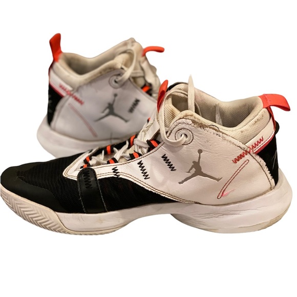 Nike Air Jordan Jumpman Hi High Top Sneakers Basketball Black White Red 10.5